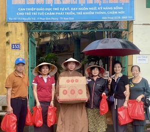 Nam Định: Hội Từ thiện chùa Vọng Cung trao tặng quà Trung Thu
