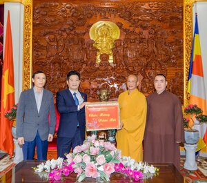 Phó Chủ tịch Thường trực UBND tỉnh thăm, chúc Tết Ban Trị sự Giáo hội Phật giáo tỉnh
