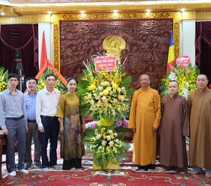 Nam Định: Lãnh đạo Ban Tôn giáo Chính phủ chúc mừng Phật đản 2022