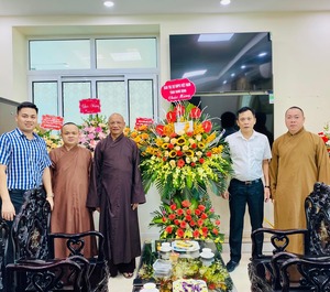Nam Định: Ban Trị sự GHPGVN tỉnh và thành phố chúc mừng Ngày truyền thống Công an nhân