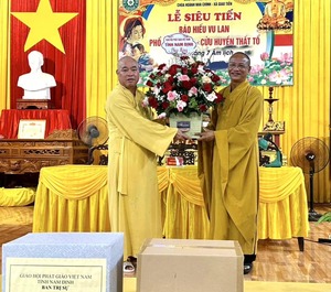 Nam Định: Ban Thường trực Phật giáo tỉnh đi thăm một số trường hạ