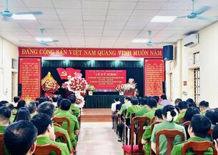 Ban Trị sự Phật giáo tỉnh Ninh Bình chúc mừng Ngày truyền thống Côn an Nhân dân