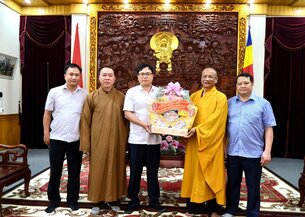 Nam Định: Cục An ninh Nội địa Bộ Công an chúc mừng Phật đản Phật lịch 2566