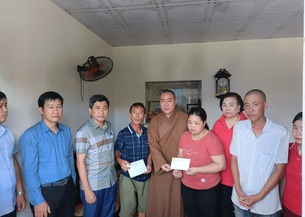 Nam Định: Hội Từ thiện chùa Vọng Cung trao nhà và quà từ thiện