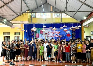 Nam Định: Hội Từ thiện chùa Vọng Cung trao tặng quà Trung thu 2022