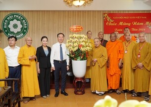 Ông Vũ Hoài Bắc thăm, chúc Tết lãnh đạo Hội đồng Trị sự GHPGVN tại thiền viện Quảng Đức