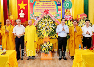 Đồng chí Bí thư Tỉnh ủy chúc mừng Đại lễ Phật đản tại huyện Giao Thủy