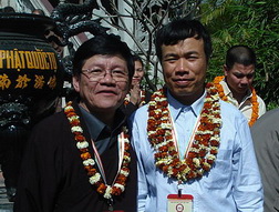 Ông Nguyễn Văn Trường (áo trắng). Ảnh: Wikipedia