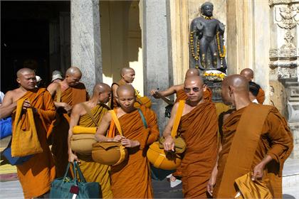 budhhistmonksbodhgaya.jpg