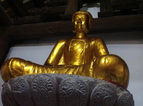 Pho tượng Phật bằng đá thời Lý - Ảnh: Hoàng Long