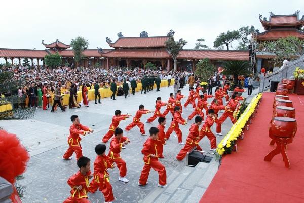 Tưng Bừng Lễ Khai Mạc Hội Xuân Chùa Ba Vàng Ất Mùi 2015