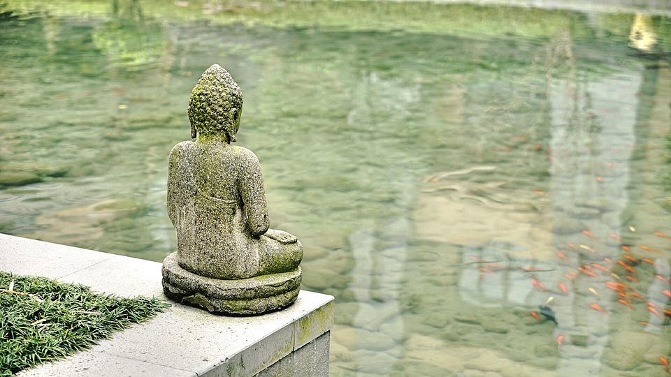 Buddha-reflecting.jpg