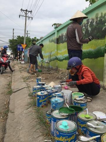 Pha che mua son de ve tranh tren  tuong.jpg