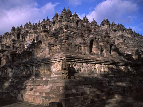 Đền Borobudur là kỳ quan tinh xảo của Indonesia