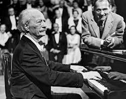 Thủ tướng Ba Lan Ignacy J. Paderewsk (trái) là nghệ sĩ piano đại tài. Ảnh: Pridesibiya.com