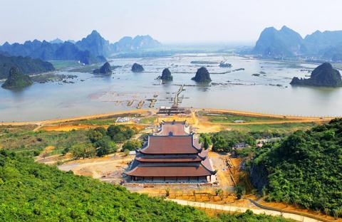 Chùa Tam Chúc - Hà Nam - Ngôi chùa đón nhận khối Thiên Thạch Mặt Trăng lớn nhất Thế giới (Ảnh: Tư liệu)
