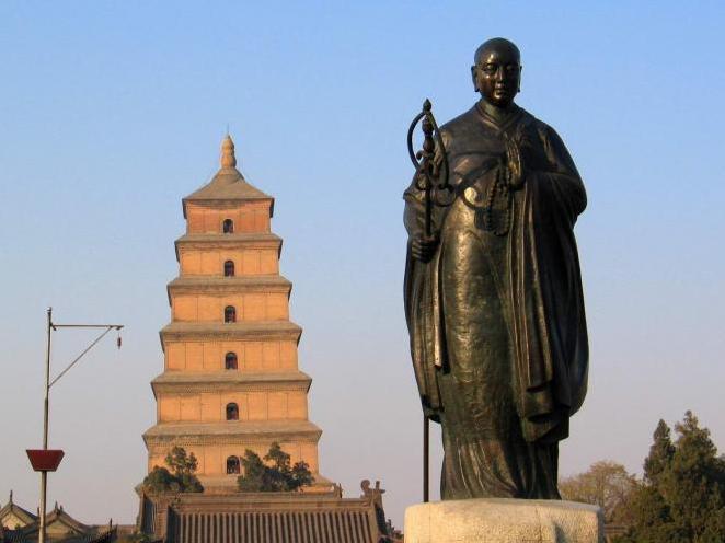 Vua Đường Thái Tôn rất kính trọng thầy Đường Tăng, ban cho ông danh hiệu Tam Tạng (tiếng Phạn là Tripitaka) vì là người tinh thông kinh sách cả Ba Tạng, gồm Kinh Tạng, Luật Tạng và Luận Tạng. Tháp Đại Nhạn được xây năm 652 dùng để chứa bản dịch kinh Phật của Đường Tăng.