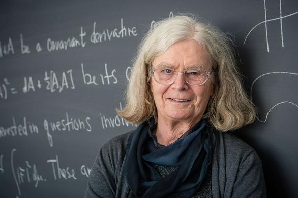 Bà Karen Uhlenbeck, học giả nghiên cứu cao cấp thỉnh giảng tại ĐH Princeton ở Mỹ, là người phụ nữ đầu tiên được trao giải thưởng toán học danh giá Abel - Ảnh: AFP