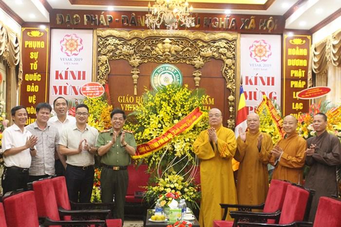 Công an Hà Nội chúc mừng Trung ương Giáo Hội phật Giáo Việt Nam