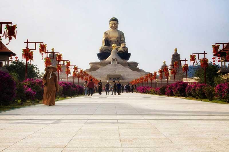Hiện nay, Phật Quang Sơn cất giữ nhiều bảo vật quý như hàng ngàn pho tượng dát vàng trong các toà bảo tháp, một triệu bản Tâm Kinh do hàng ngàn phật tử ghi chép để gửi tấm lòng thành kính dâng Đức Phật.