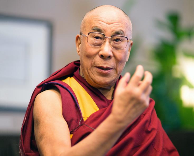 Duc Dalai Lama - cham dut hoa than.jpg