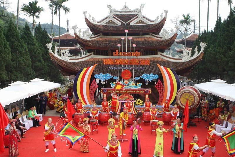 Lễ khai hội chùa Hương năm 2019.