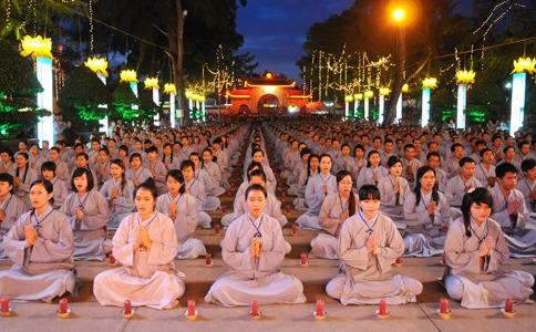 Những lý tưởng cao đẹp của nhà Phật, triết lý sống giản dị, có đạo đức của đạo Phật đã và đang hấp dẫn con ngưòỉ Việt Nam cả trong quá khứ cũng như trong giai đoạn hiện nay.
