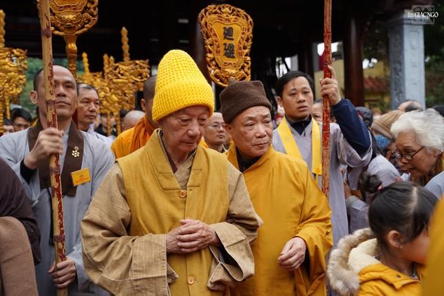 Đức Pháp chủ GHPGVN quang lâm dự lễ Phật thành đạo, kỷ niệm thành lập đạo tràng Pháp Hoa (miền Bắc) ảnh 5
