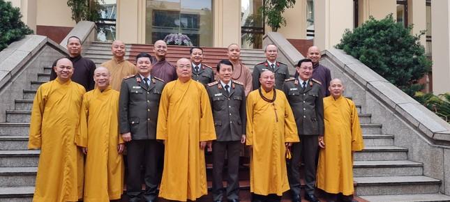 Hà Nội: Hội đồng Trị sự GHPGVN thăm, chúc Tết Bộ Công an ảnh 3