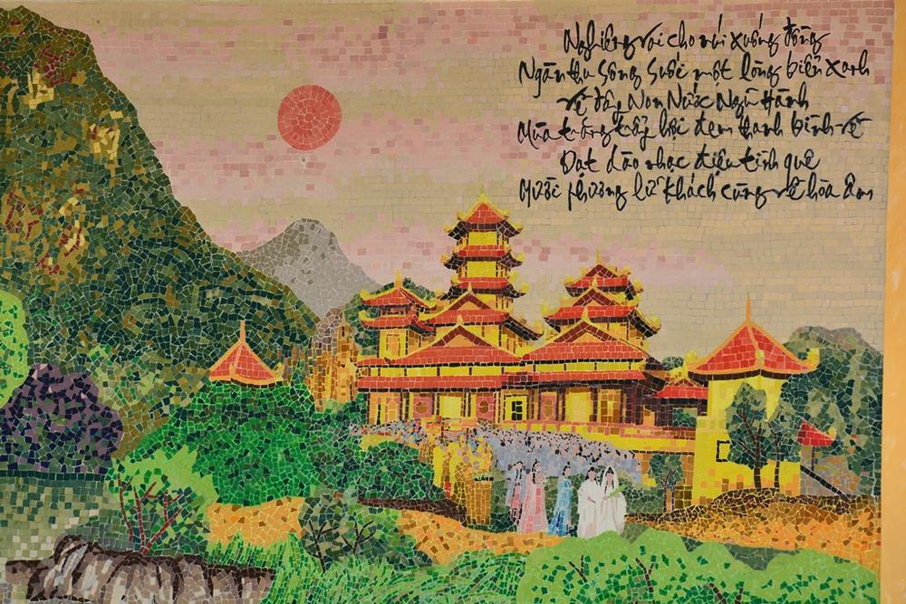 Bức tranh về cảnh chùa Quán Thế Âm trên tháp Thành Tựu