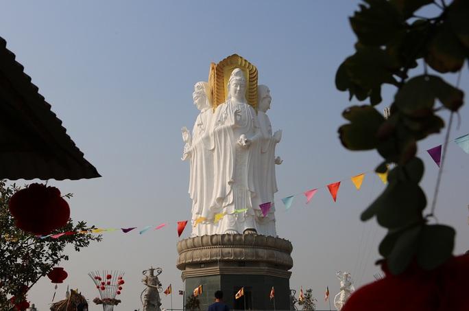 Ngôi chùa mới được tu bổ, tôn tạo từ năm 2020 và nhiều hạng mục công trình đã đưa vào phục vụ du khách gần xa từ dịp Tết năm 2023. Điểm nhấn của ngôi chùa là bức tượng Phật Quan Thế Âm Bồ Tát có 4 mặt