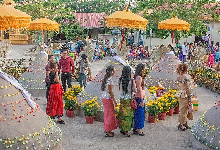 Ngôi chùa còn mang ý nghĩa như một “điểm đến” không thể thiếu vào dịp đón chào năm mới.