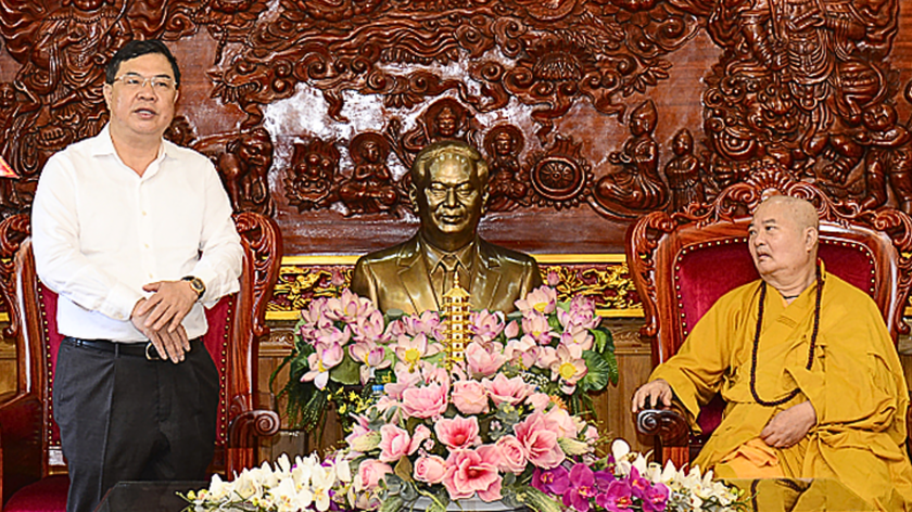 Bí thư Tỉnh ủy Nam Định chúc mừng Đại lễ Phật đản năm 2023 tại Trúc Lâm Thiên Trường ảnh 1