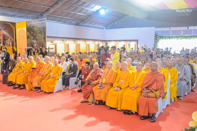 Chư tôn đức Tăng Ni, đại biểu, quan khách tham dự Chư tôn đức Tăng Ni, đại biểu, quan khách tham dự