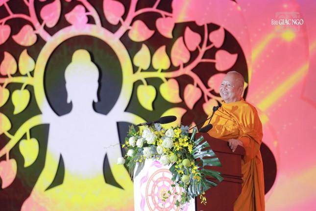 Hòa thượng GS.TS Phra Brahmapundit, Chủ tịch Ủy ban Tổ chức Quốc tế Đại lễ Vesak Liên Hiệp Quốc (ICDV) phát biểu Hòa thượng GS.TS Phra Brahmapundit, Chủ tịch Ủy ban Tổ chức Quốc tế Đại lễ Vesak Liên Hiệp Quốc (ICDV) phát biểu