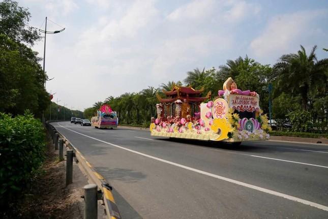 Cung rước xá-lợi Đức Phật từ sân bay Nội Bài về chùa Quán Sứ Cung rước xá-lợi Đức Phật từ sân bay Nội Bài về chùa Quán Sứ