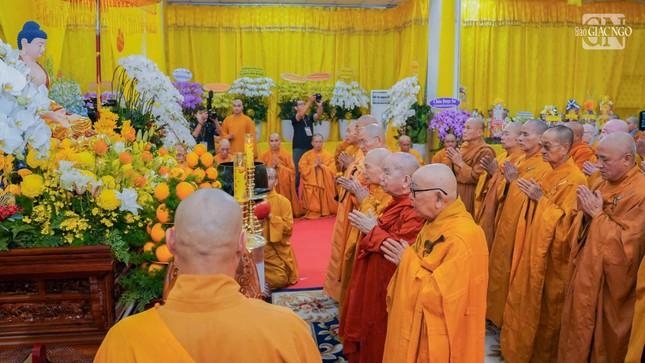 Chư tôn giáo phẩm nhất tâm cầu nguyện Chư tôn giáo phẩm nhất tâm cầu nguyện