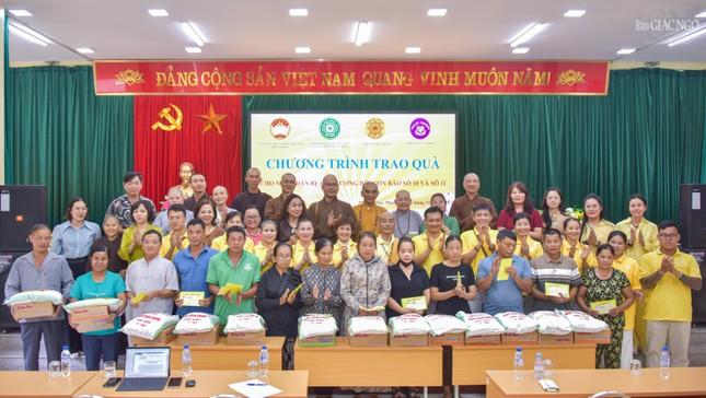 Đoàn trao tặng 1.000 phần quà đến người dân tỉnh Cao Bằng vào ngày 20-10 Đoàn trao tặng 1.000 phần quà đến người dân tỉnh Cao Bằng vào ngày 20-10