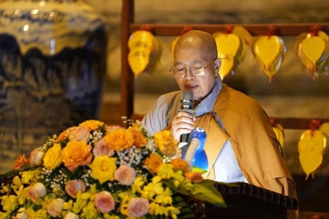 Ni trưởng Thích Đàm Lan nhắc lại nguồn gốc của lễ hoa đăng cầu nguyện quốc thái dân an Ni trưởng Thích Đàm Lan nhắc lại nguồn gốc của lễ hoa đăng cầu nguyện quốc thái dân an