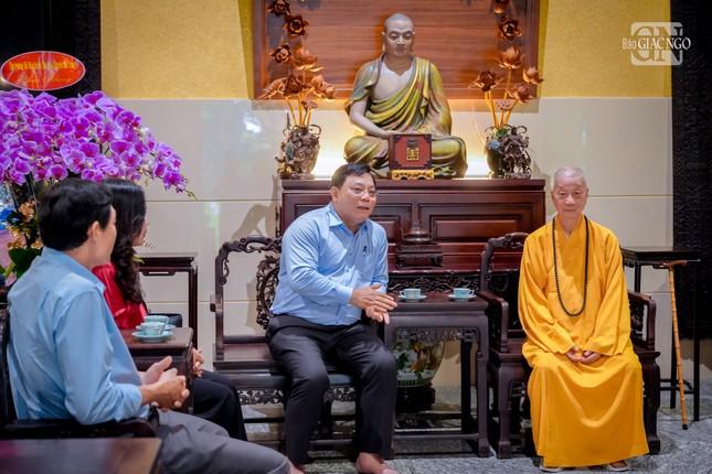 Đức Pháp chủ cùng Thứ trưởng Nguyễn Hải Trung trao đổi các vấn đề liên quan đến hoạt động của GHPGVN Đức Pháp chủ cùng Thứ trưởng Nguyễn Hải Trung trao đổi các vấn đề liên quan đến hoạt động của GHPGVN