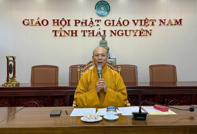 Thượng tọa Thích Nguyên Thành chủ trì buổi họp Thượng tọa Thích Nguyên Thành chủ trì buổi họp