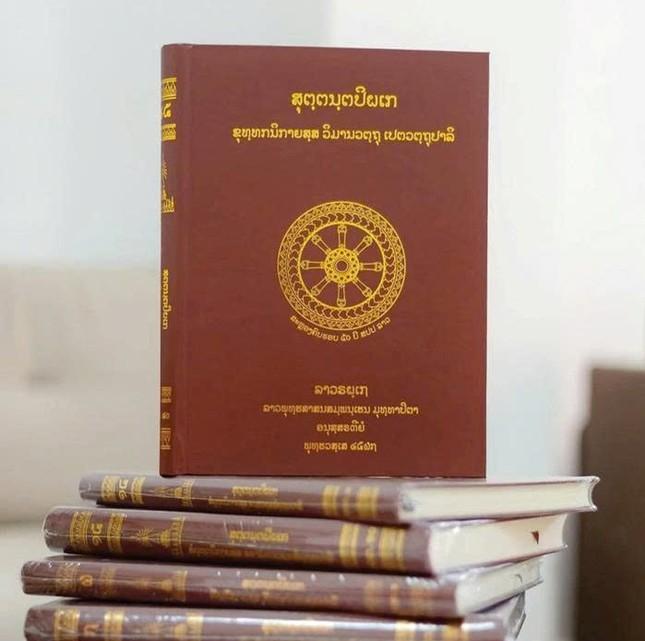 “Tiếng vọng của Tipitaka không chỉ vang trong khuôn viên lễ hội mà còn vượt khỏi biên giới, tiếp tục soi sáng con đường hòa bình cho nhân loại” “Tiếng vọng của Tipitaka không chỉ vang trong khuôn viên lễ hội mà còn vượt khỏi biên giới, tiếp tục soi sáng con đường hòa bình cho nhân loại”