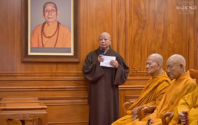 Hoà thượng Thích Lệ Trang thừa uỷ nhiệm Ban Thư ký Hội đồng Chứng minh, bạch trình về tiến trình cung thỉnh, tôn trí vĩnh viễn xá-lợi Trái tim Bồ-tát Thích Quảng Đức tại Việt Nam Quốc Tự Hoà thượng Thích Lệ Trang thừa uỷ nhiệm Ban Thư ký Hội đồng Chứng minh, bạch trình về tiến trình cung thỉnh, tôn trí vĩnh viễn xá-lợi Trái tim Bồ-tát Thích Quảng Đức tại Việt Nam Quốc Tự