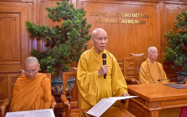 Trưởng lão Hoà thượng Thích Giác Quang, Phó Pháp chủ Hội đồng Chứng minh đại lao Đức Pháp chủ điều hành thảo luận tại Đại nghị Trưởng lão Hoà thượng Thích Giác Quang, Phó Pháp chủ Hội đồng Chứng minh đại lao Đức Pháp chủ điều hành thảo luận tại Đại nghị