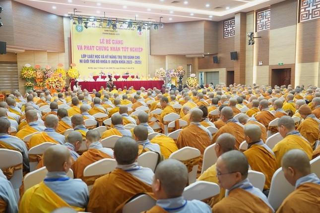 Quang cảnh lễ bế giảng Quang cảnh lễ bế giảng