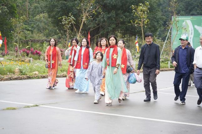 Ngọa Vân thu hút nhiều du khách vãn cảnh đầu năm Ngọa Vân thu hút nhiều du khách vãn cảnh đầu năm