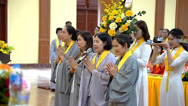 Phật tử Hoa Tâm Ngọc dâng lời tác bạch Phật tử Hoa Tâm Ngọc dâng lời tác bạch