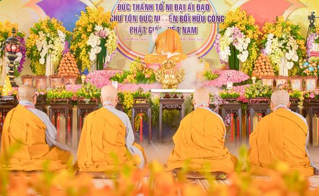 Lễ dâng hương tưởng niệm Đức Thánh Tổ Ni Đại Ái Đạo và chư tôn đức Ni tiền bối hữu công Phật giáo Việt Nam diễn ra tại chùa Phước Huệ (Lâm Đồng) Lễ dâng hương tưởng niệm Đức Thánh Tổ Ni Đại Ái Đạo và chư tôn đức Ni tiền bối hữu công Phật giáo Việt Nam diễn ra tại chùa Phước Huệ (Lâm Đồng)