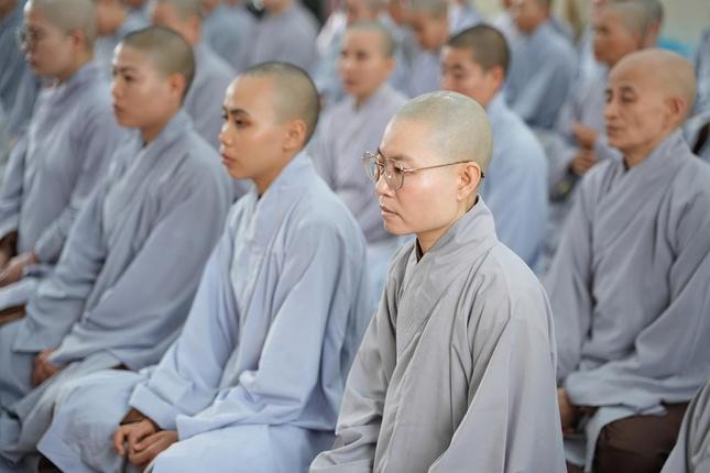 Chư Ni tham dự Chư Ni tham dự