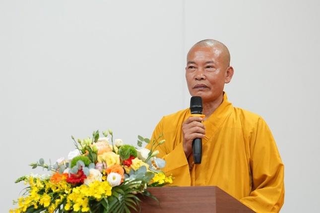 Thượng tọa Thích Đạo Phong báo cáo công tác tuyển sinh lớp học và chương trình đào tạo Thượng tọa Thích Đạo Phong báo cáo công tác tuyển sinh lớp học và chương trình đào tạo